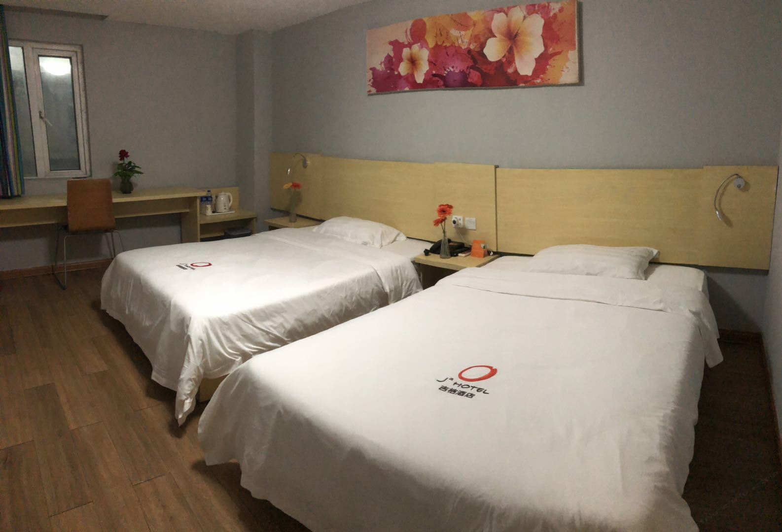 标准双床房