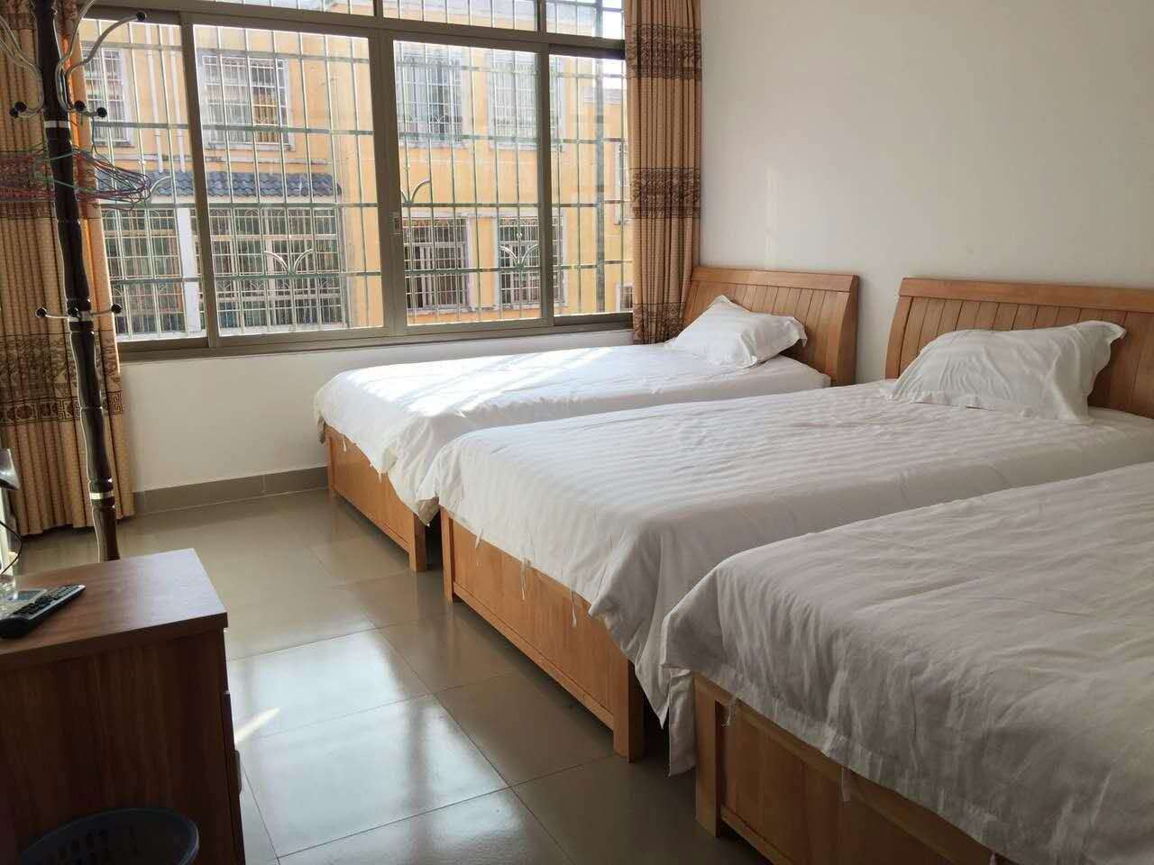 舒适6房10床别墅