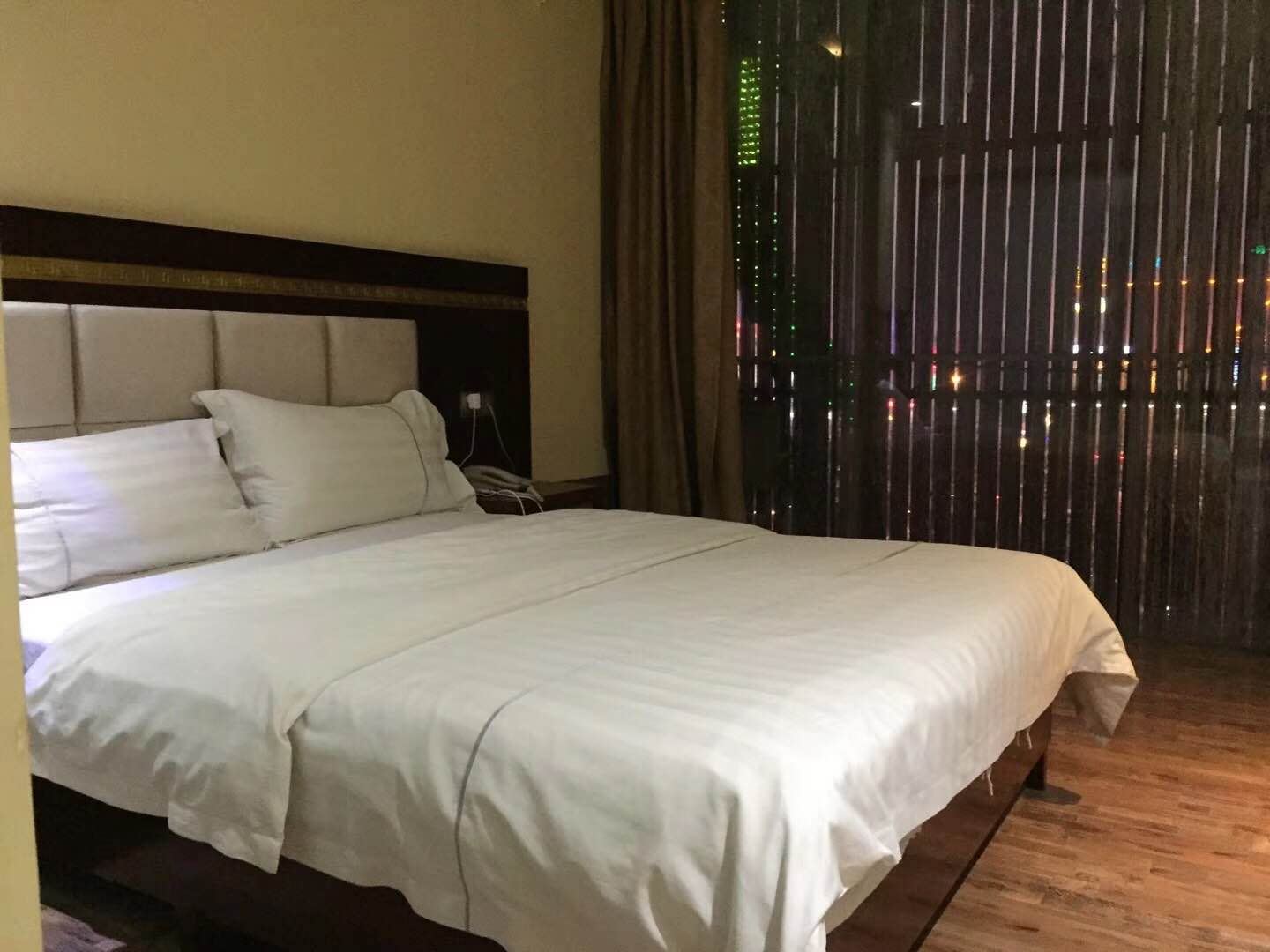 豪华大床房