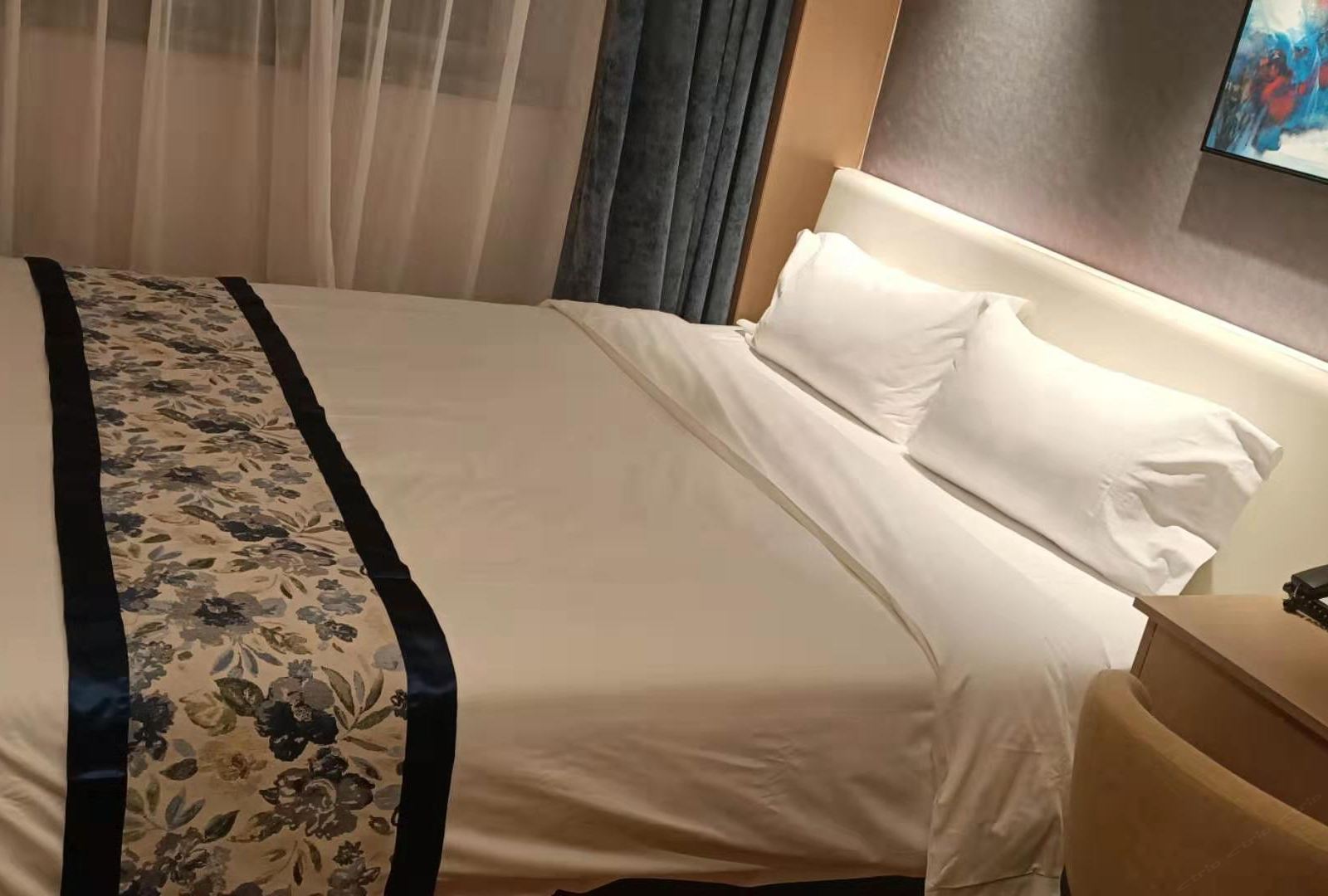 高级大床房