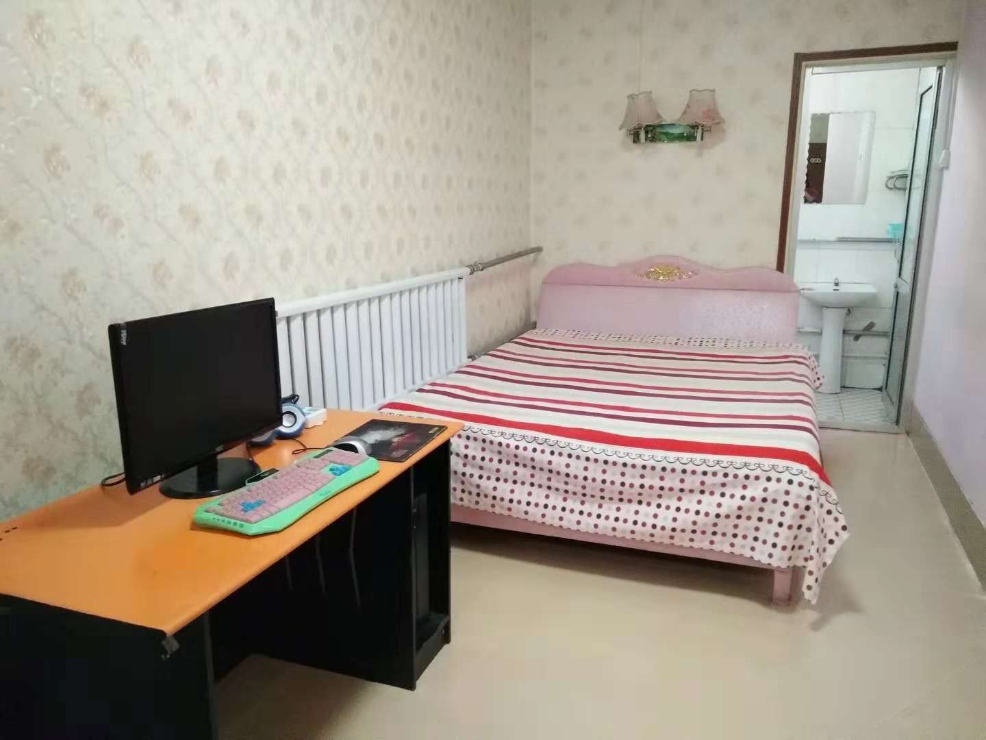 电脑大床房