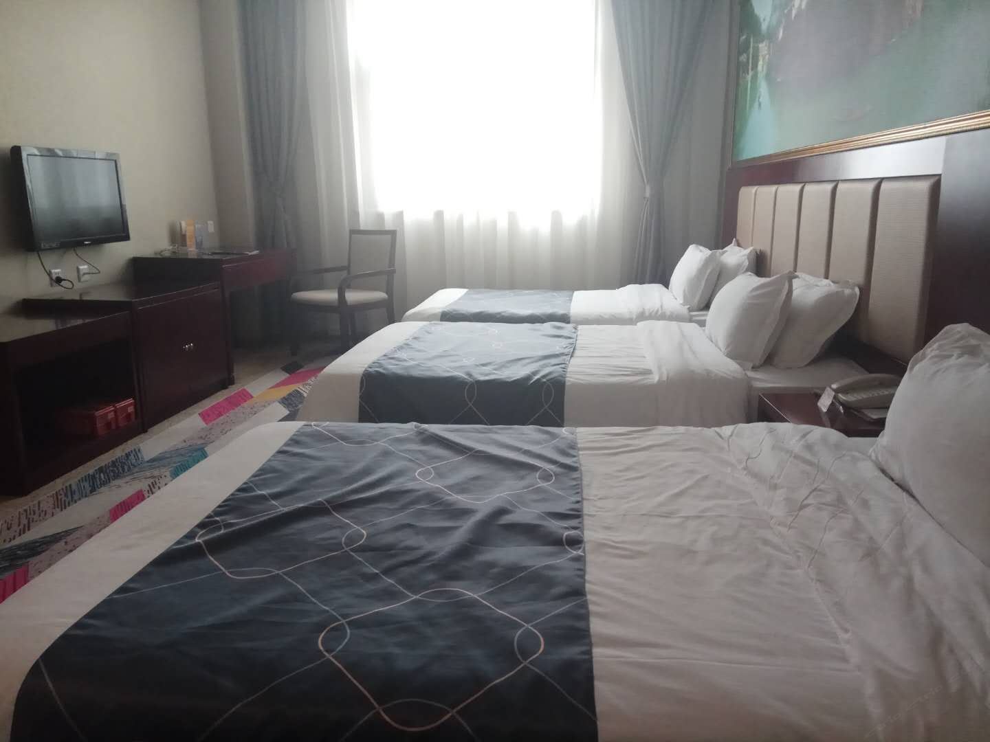 格调三人间