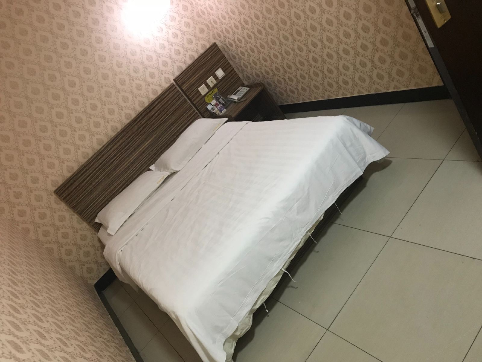 惠选大床房(无窗)