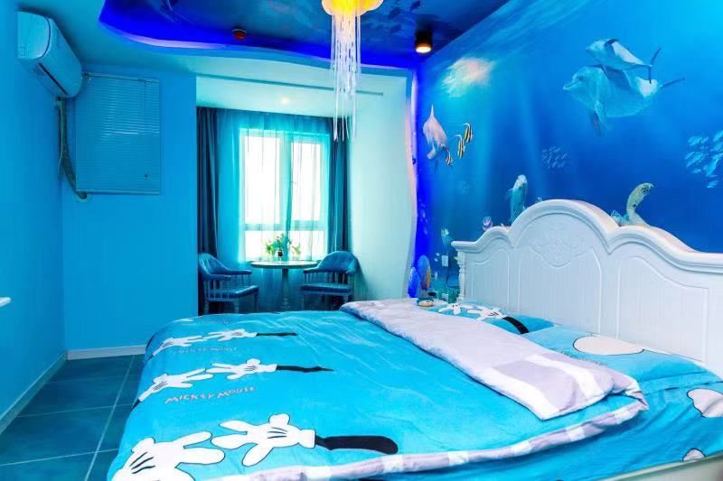 蓝色海洋风格大床房