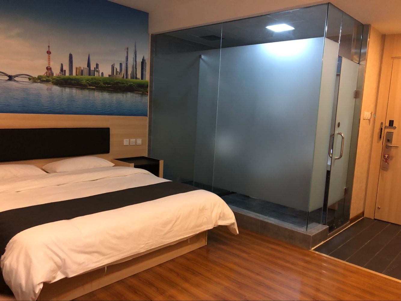 标准大床房