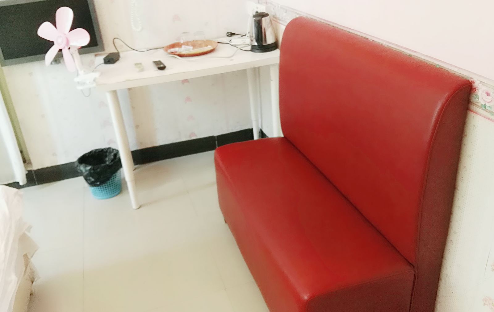 金贵大床房