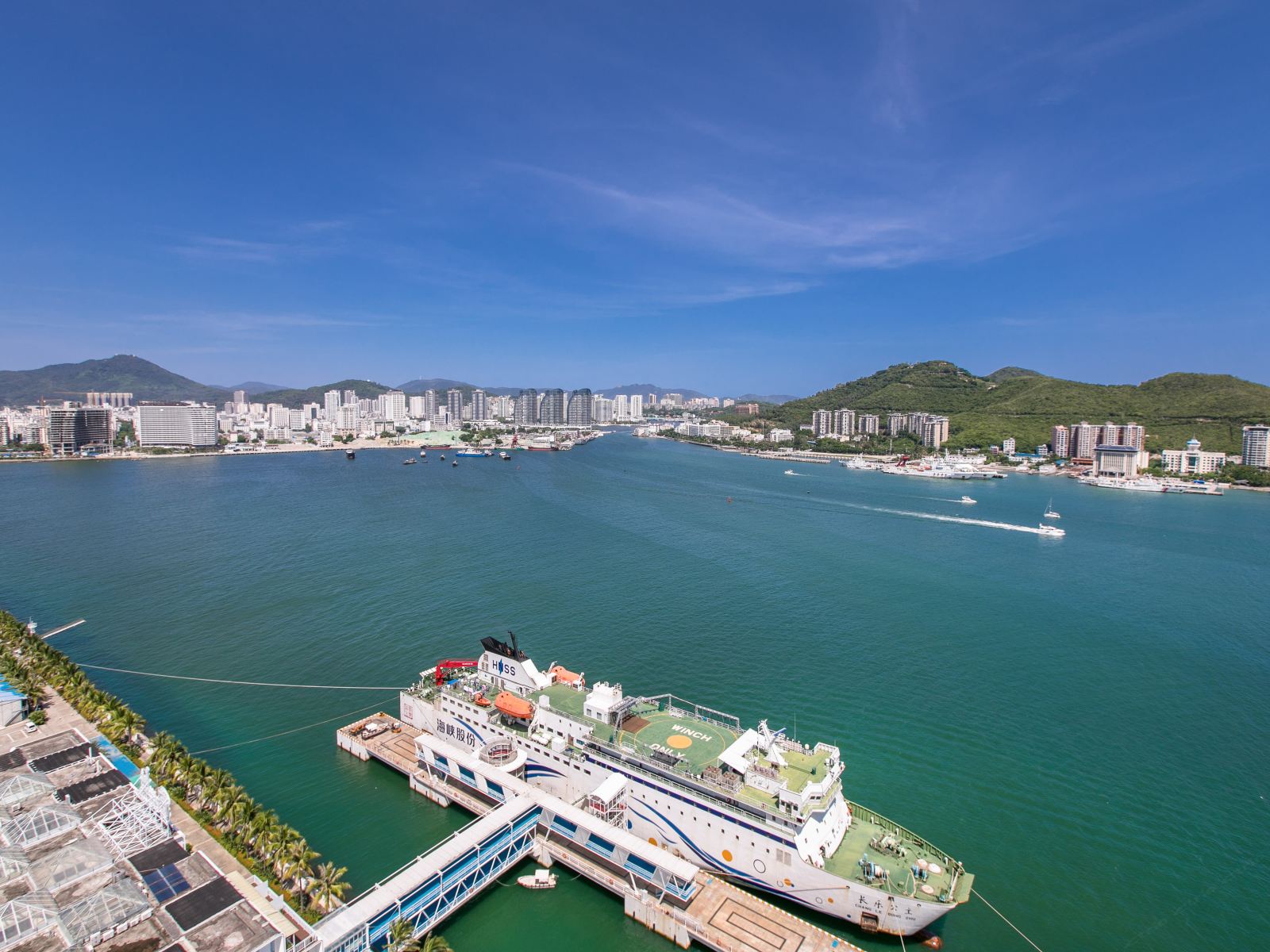 高级海景圆床房