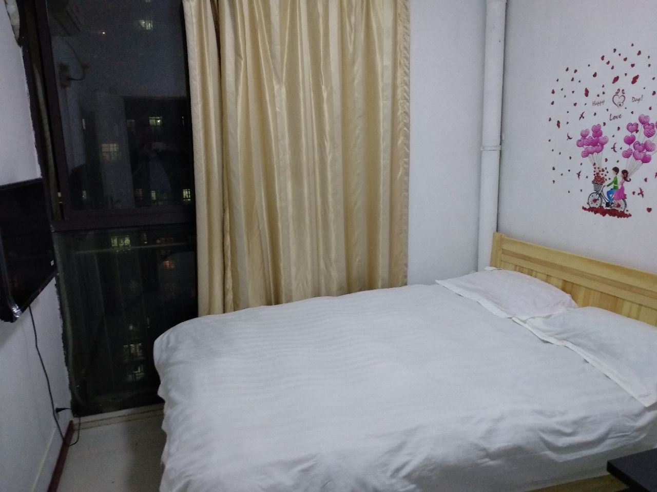 特价大床房(公共卫浴)
