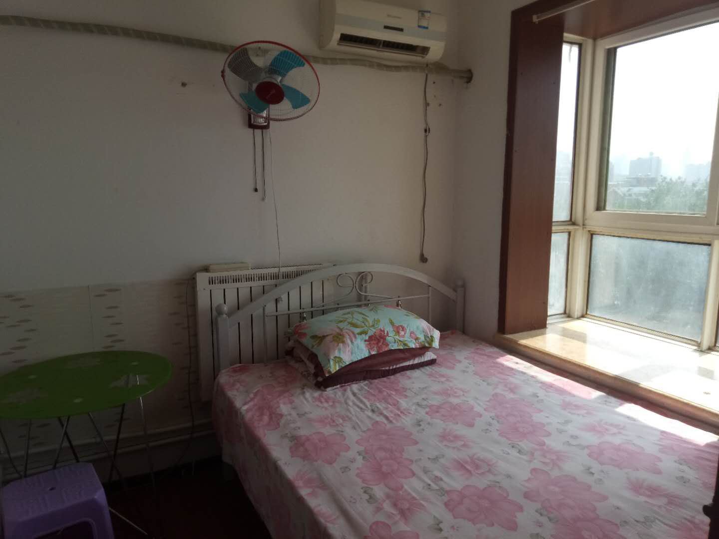 阳光大床房
