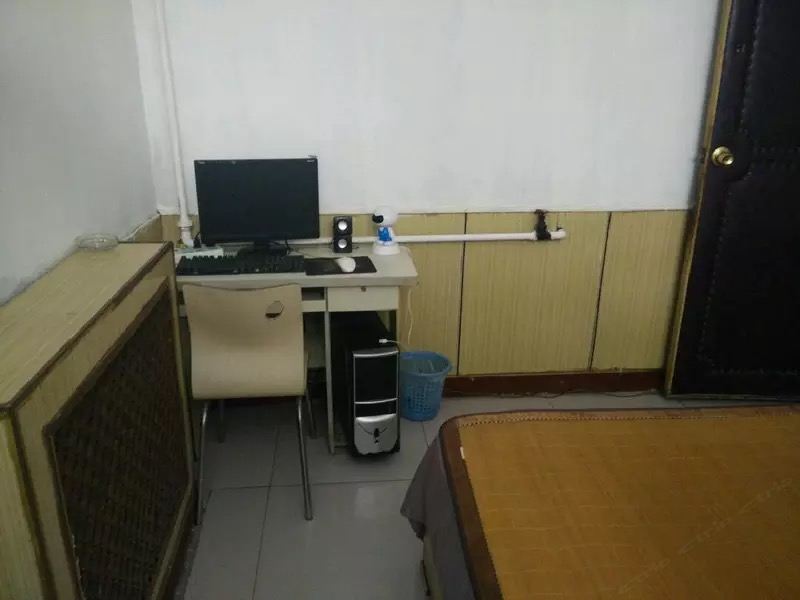 普通大床房(公共卫浴)