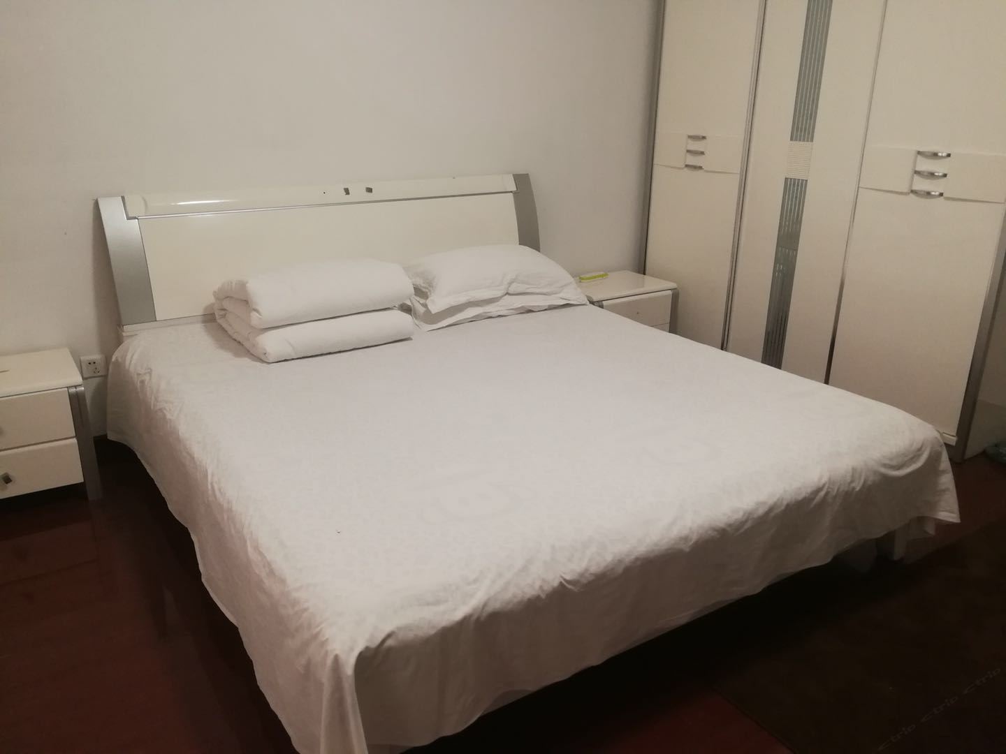 简约大床房(公共卫浴)