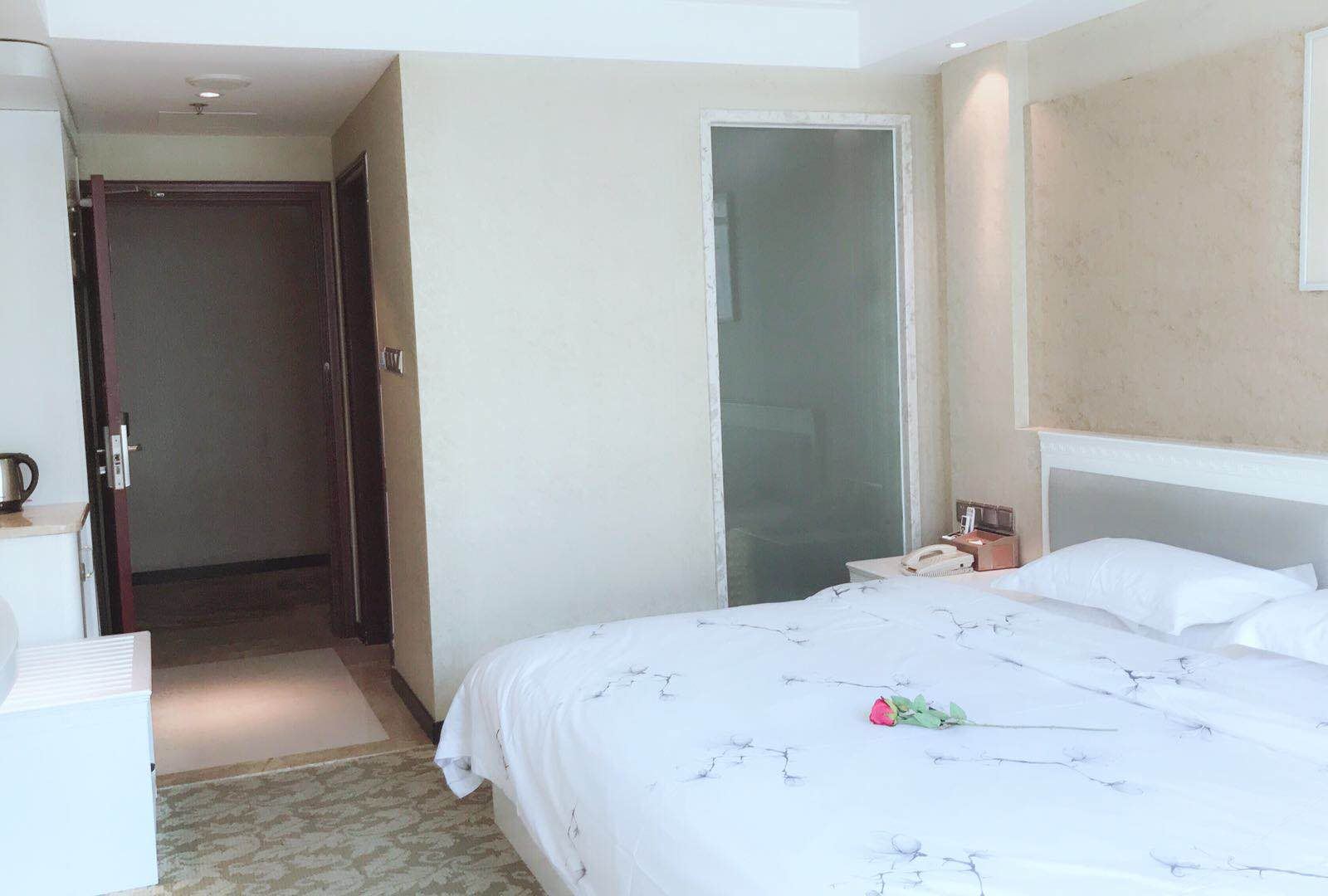 温馨家庭大床房