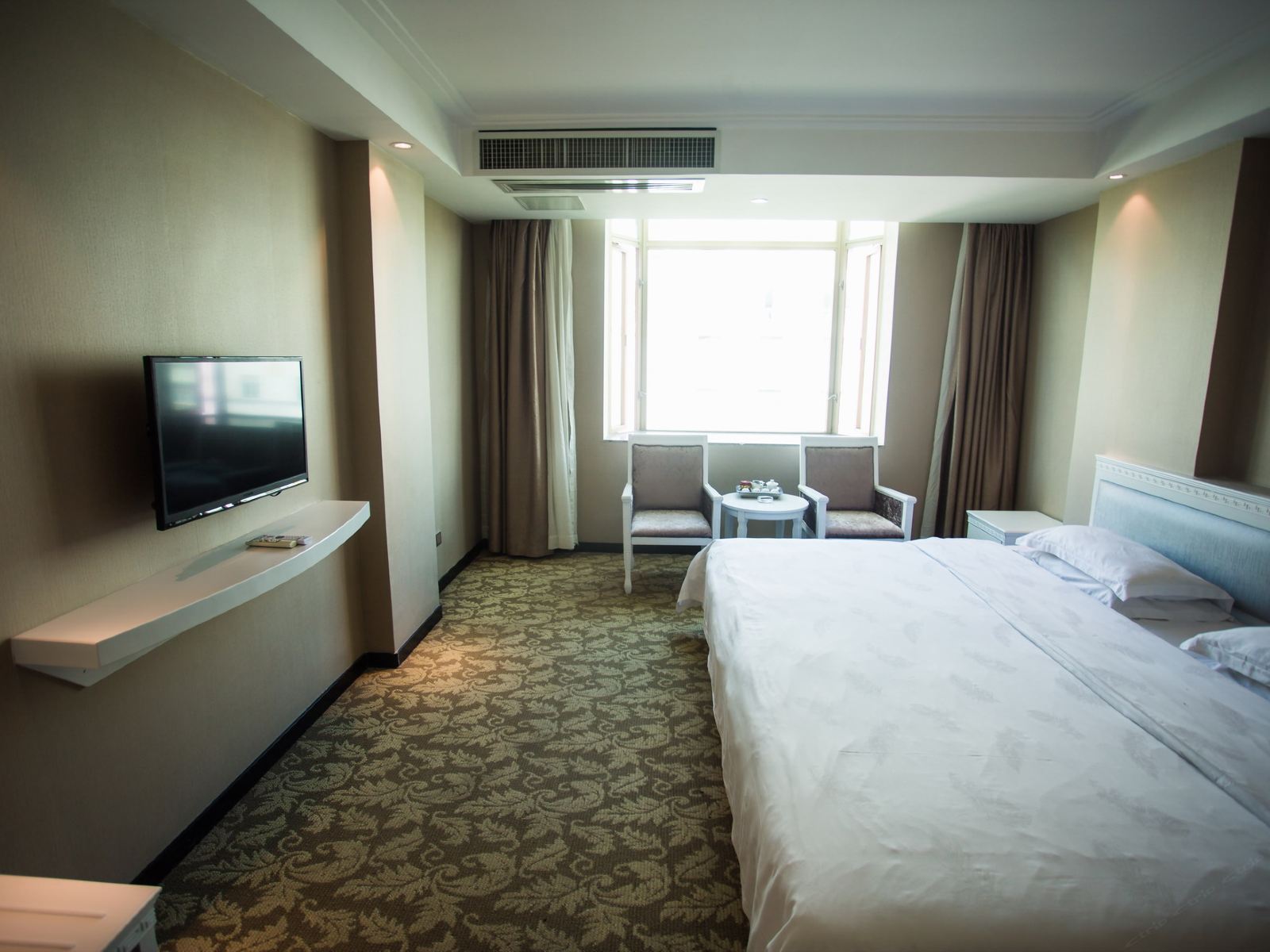 温馨家庭大床房