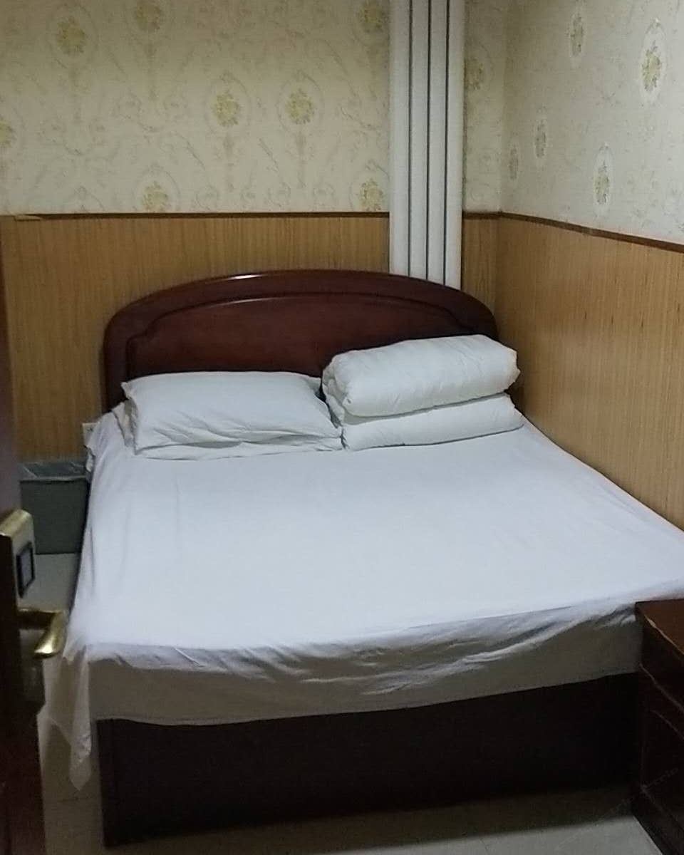 普通大床房(公共卫浴)