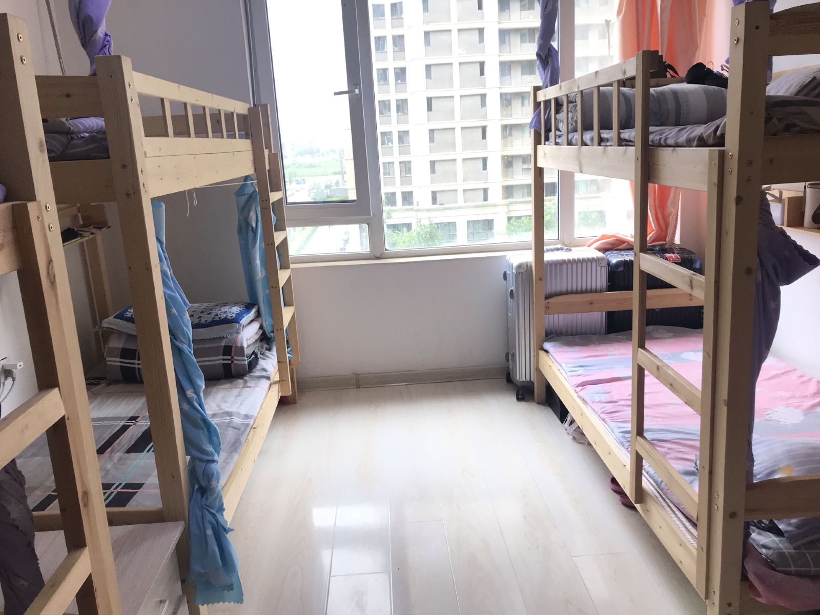 六人间(床位)