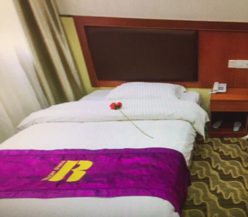 豪华大床房