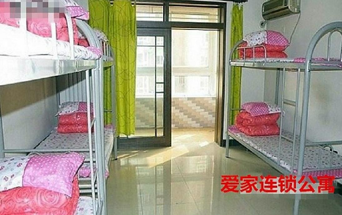 6人床位间
