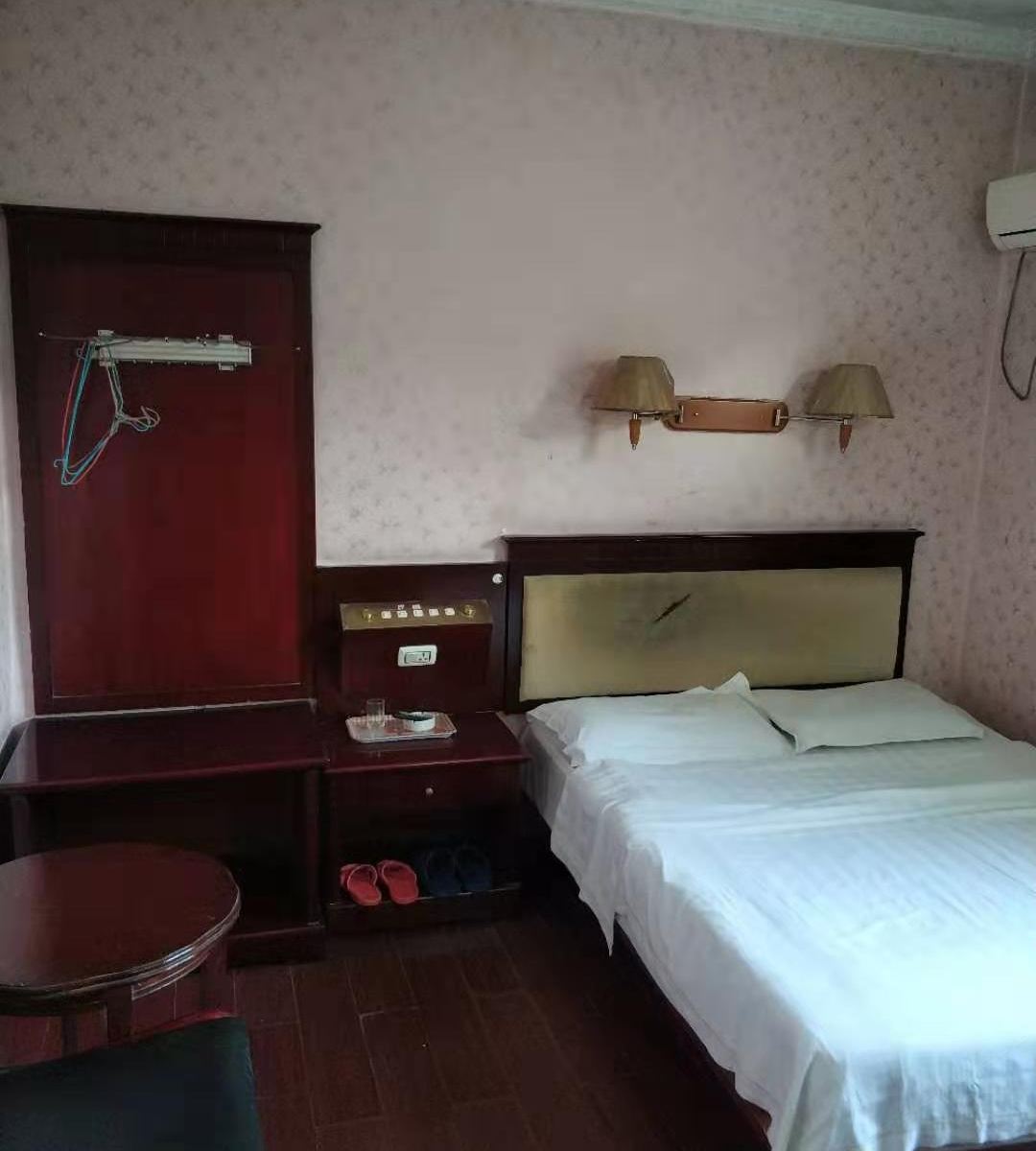 经济大床房