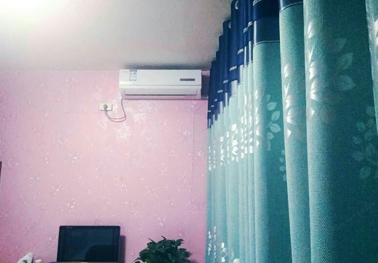 情侣大床房