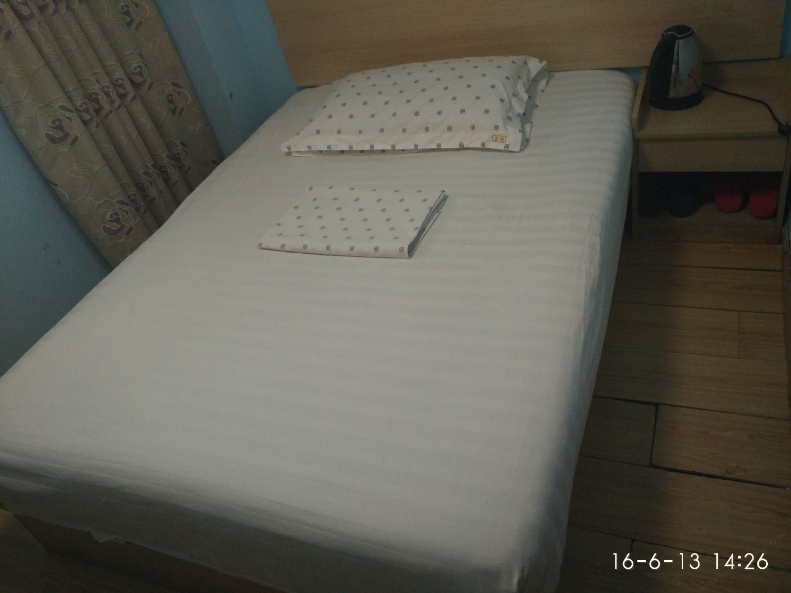 普通大床