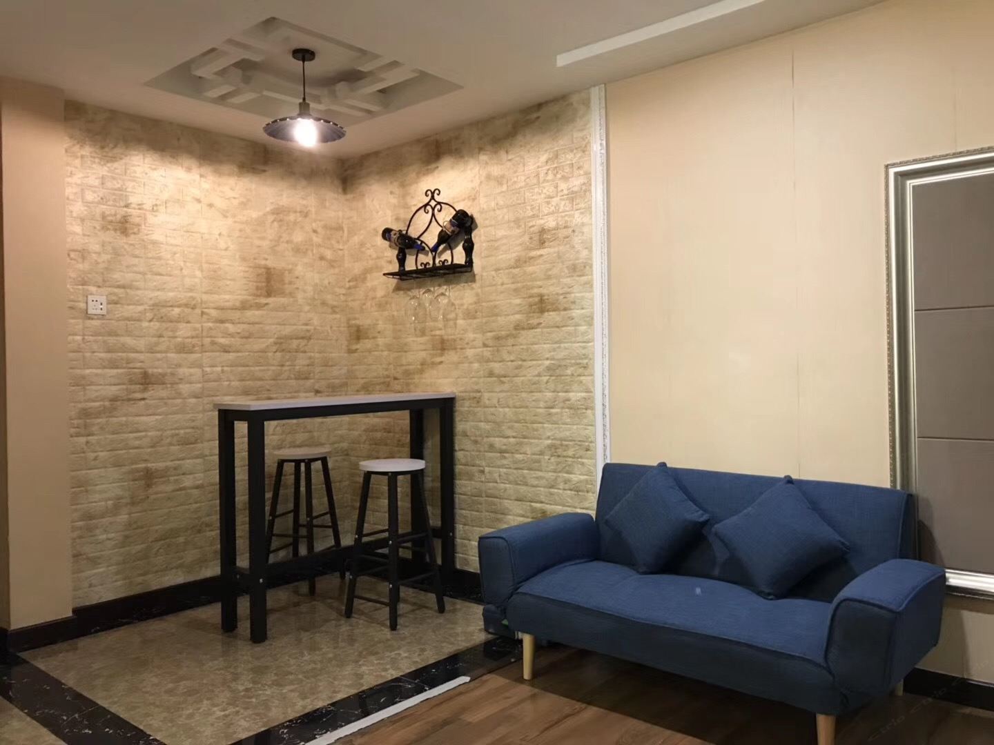 豪华蜜月大圆床房