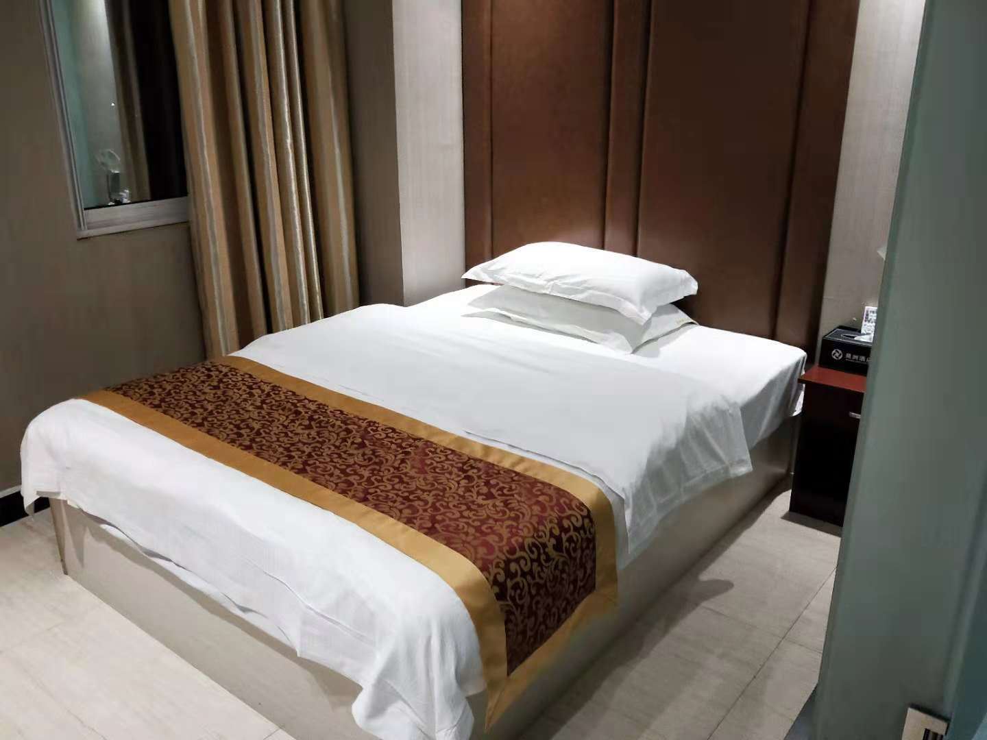普通大床房