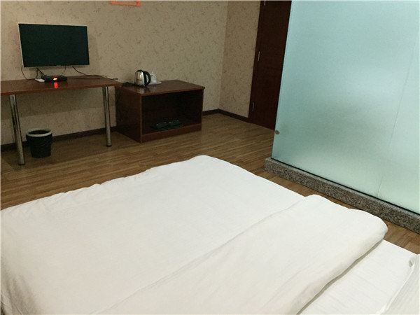 无窗大床房