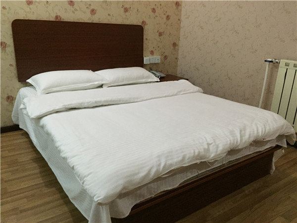 无窗大床房