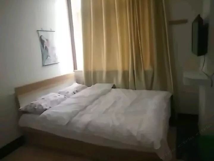 经济大床房