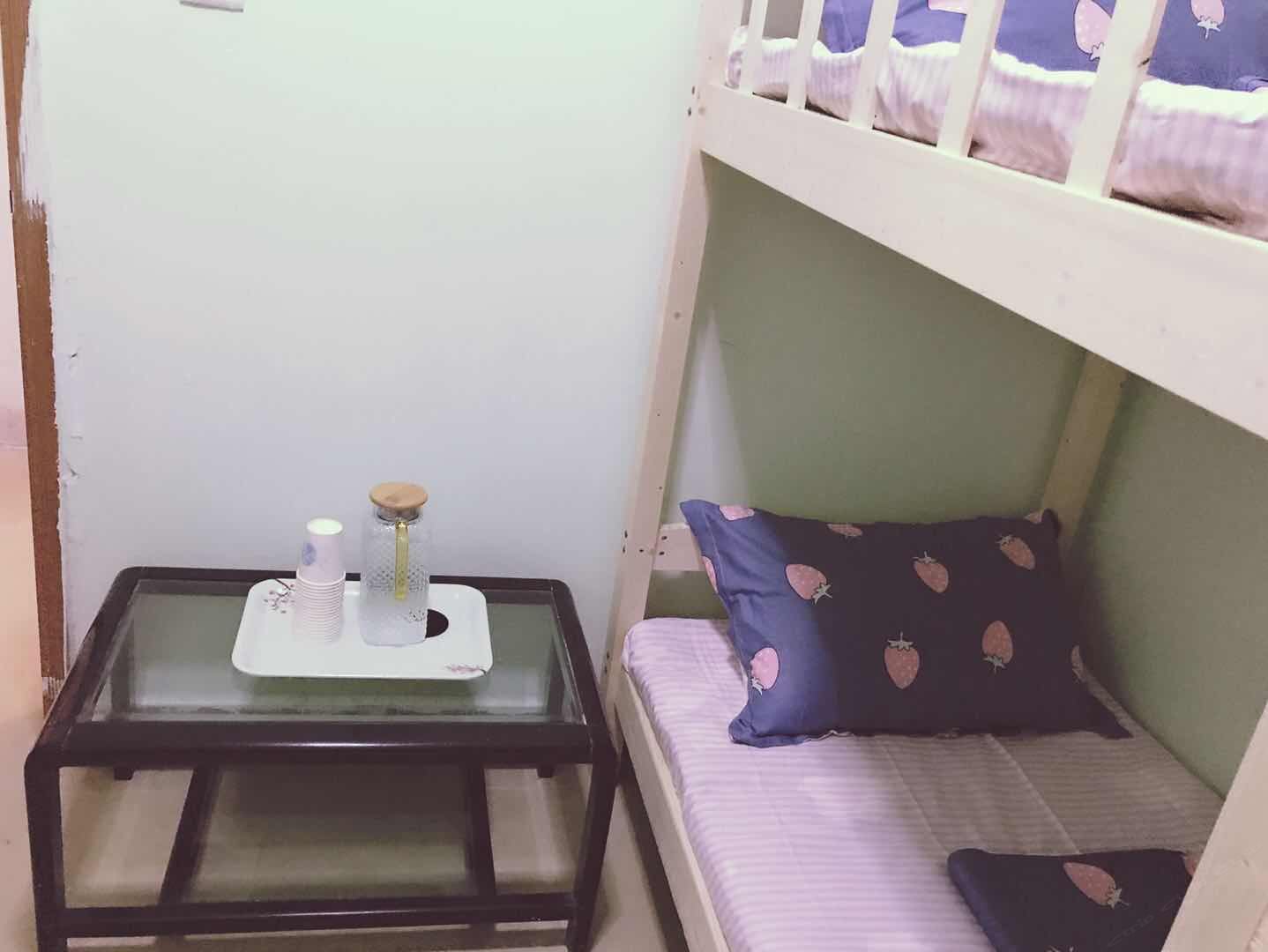 甜美八人间(床位)