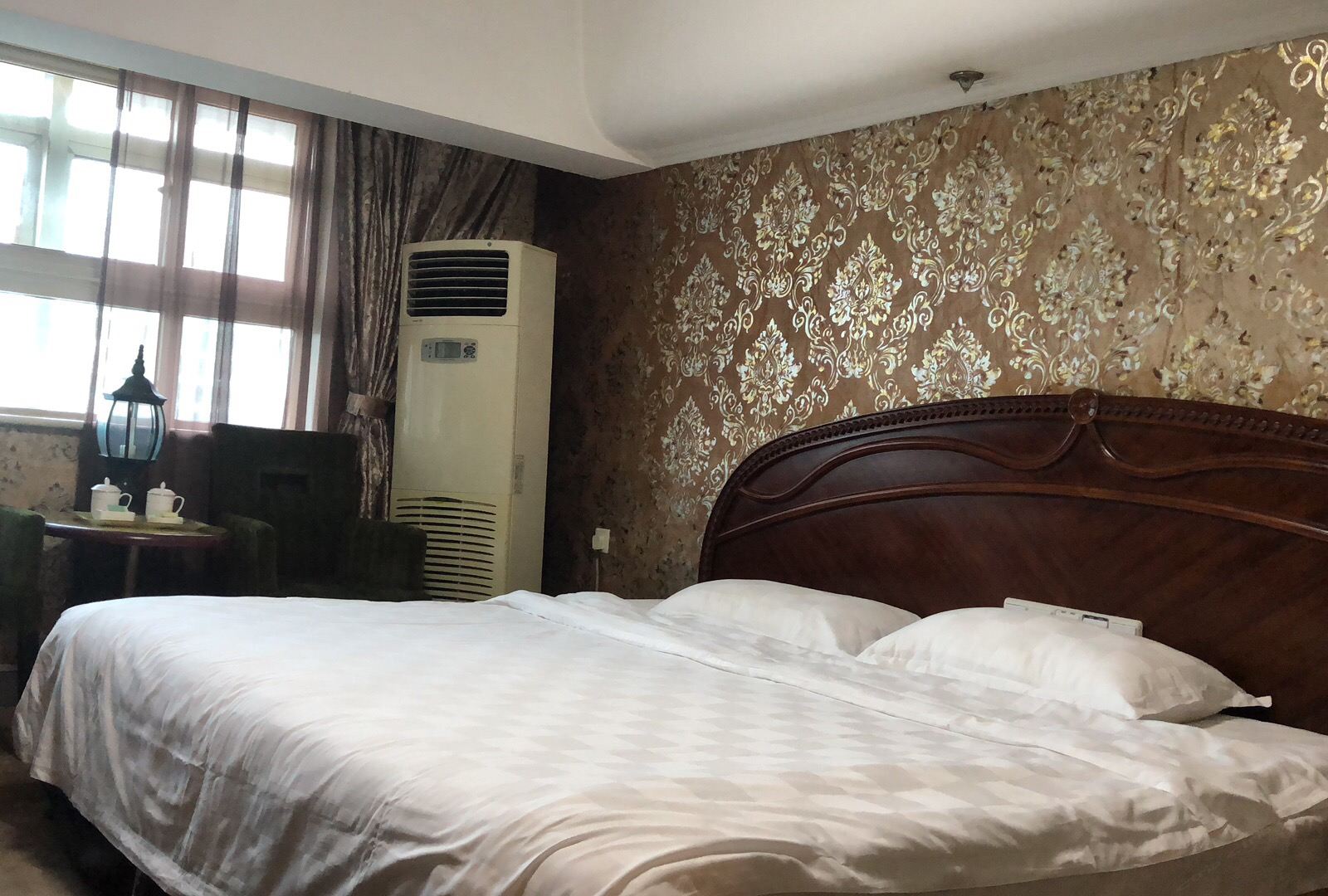 大床间(无窗)