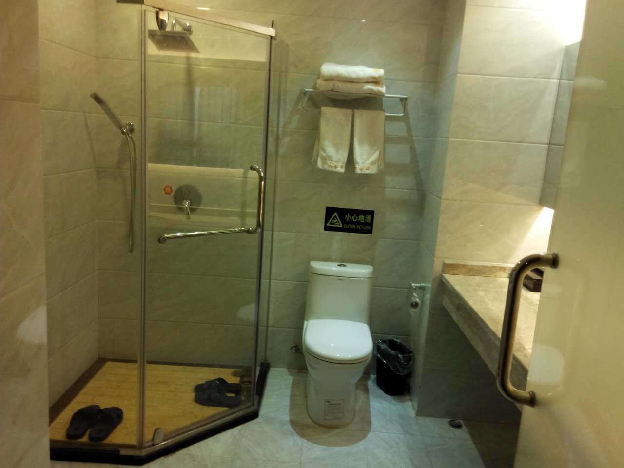 普通单间