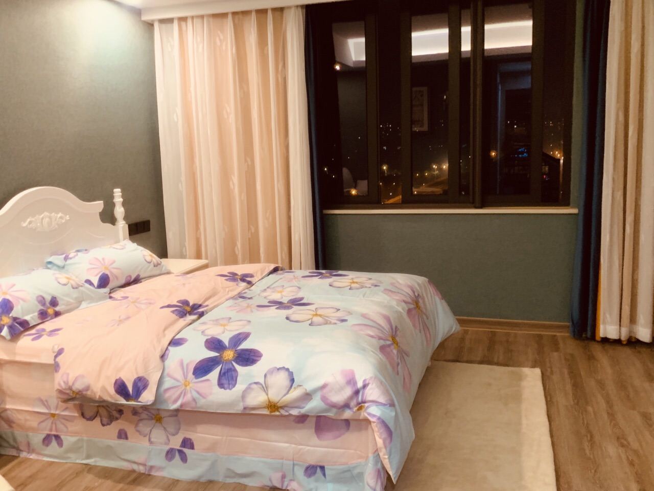 高级大床房