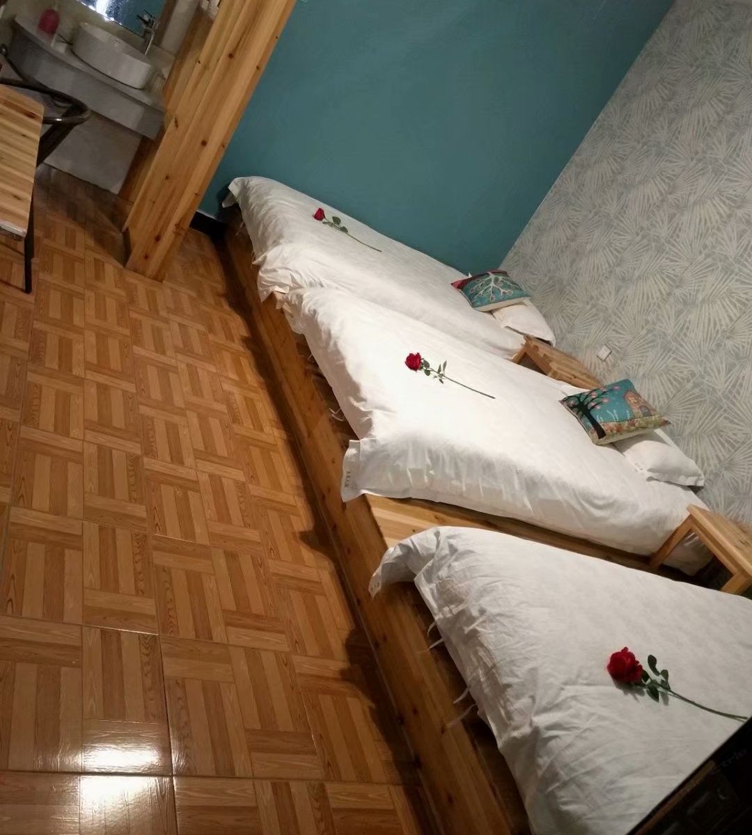 三人房