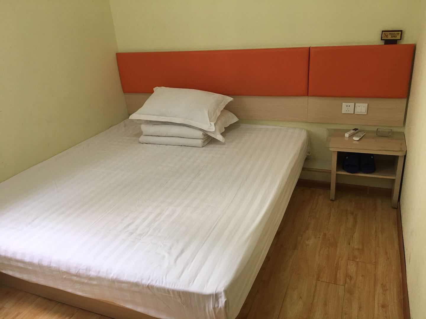 豪华大床房