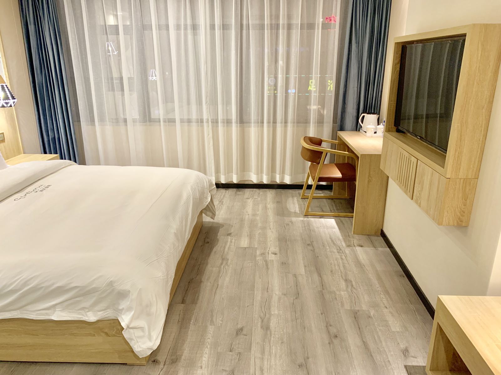 精选大床房