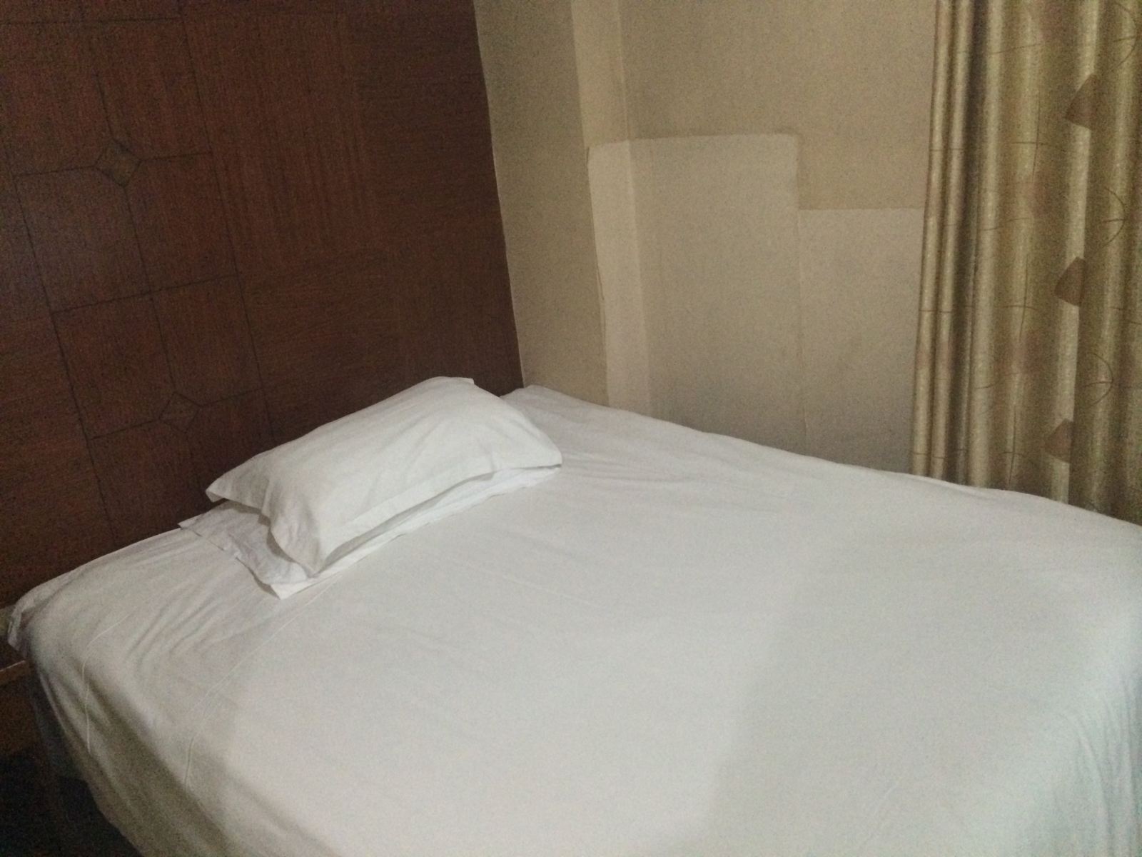经济大床房