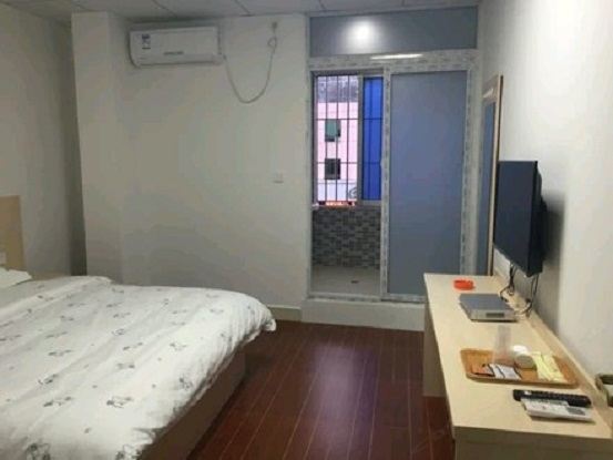 豪华大床房