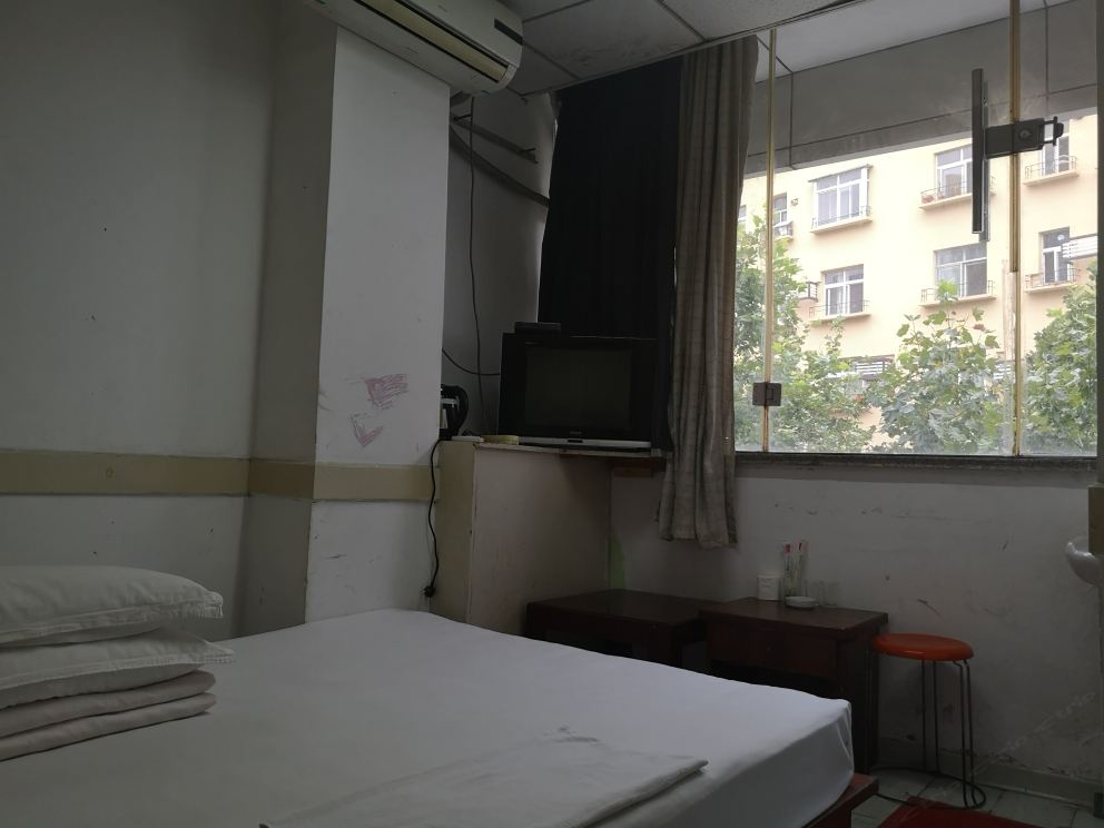 普通大床房(公卫)