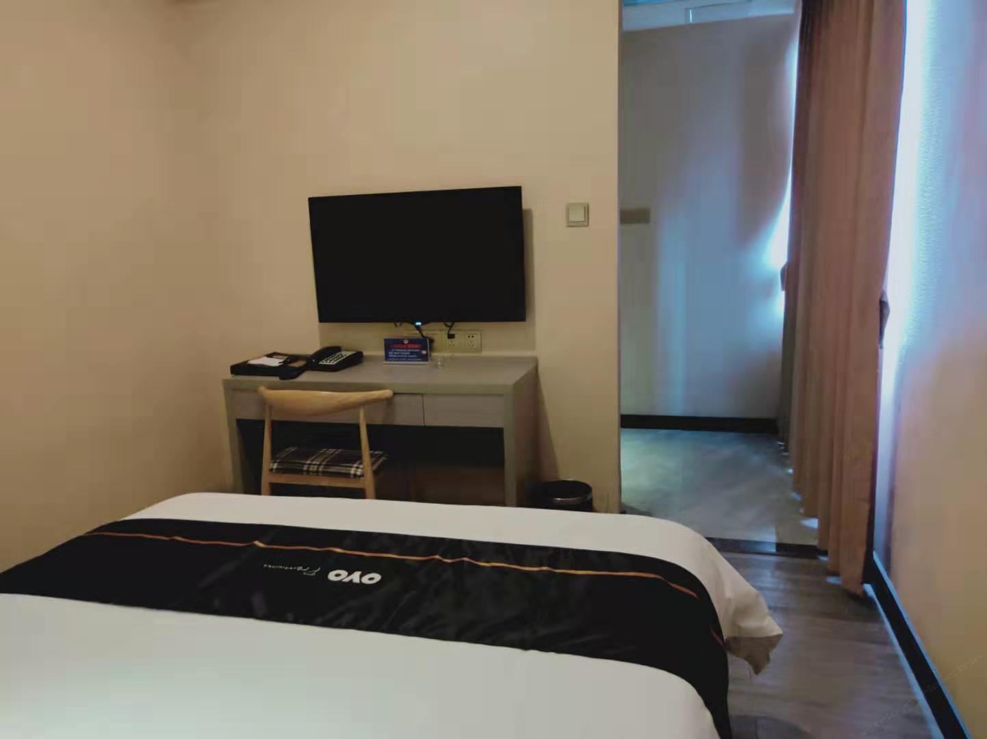 高级大床房