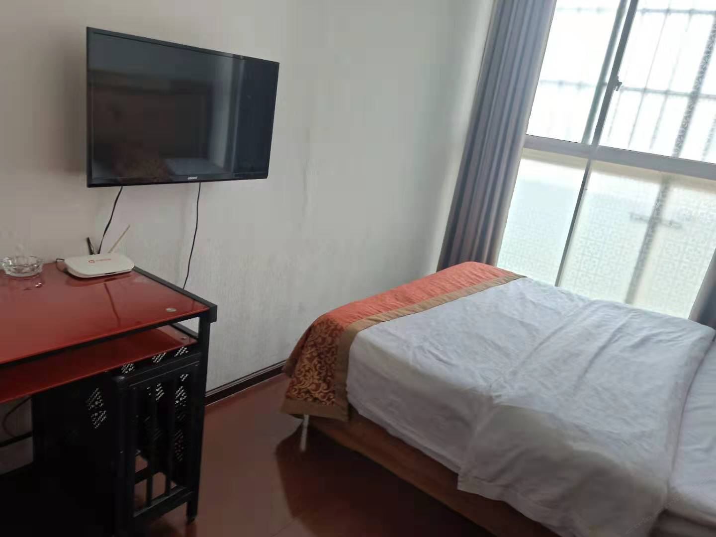 普通大床房(公共卫浴)