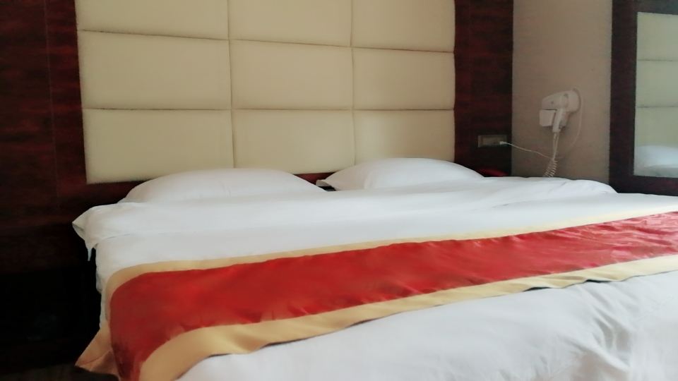 豪华大床房