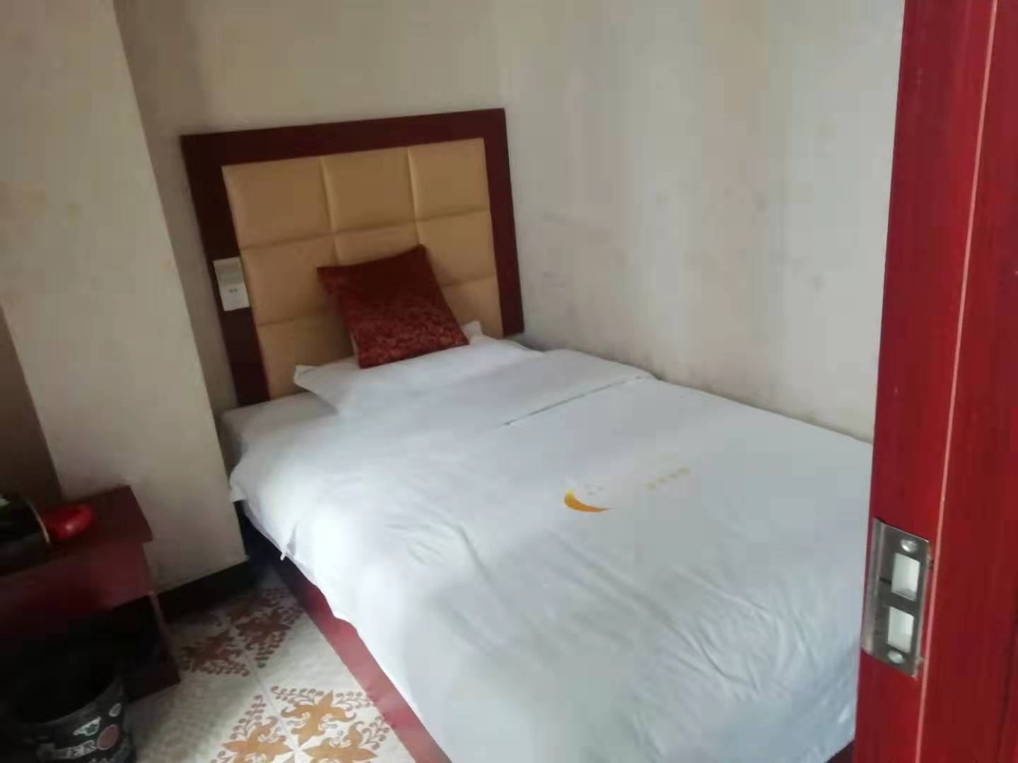 普通单间