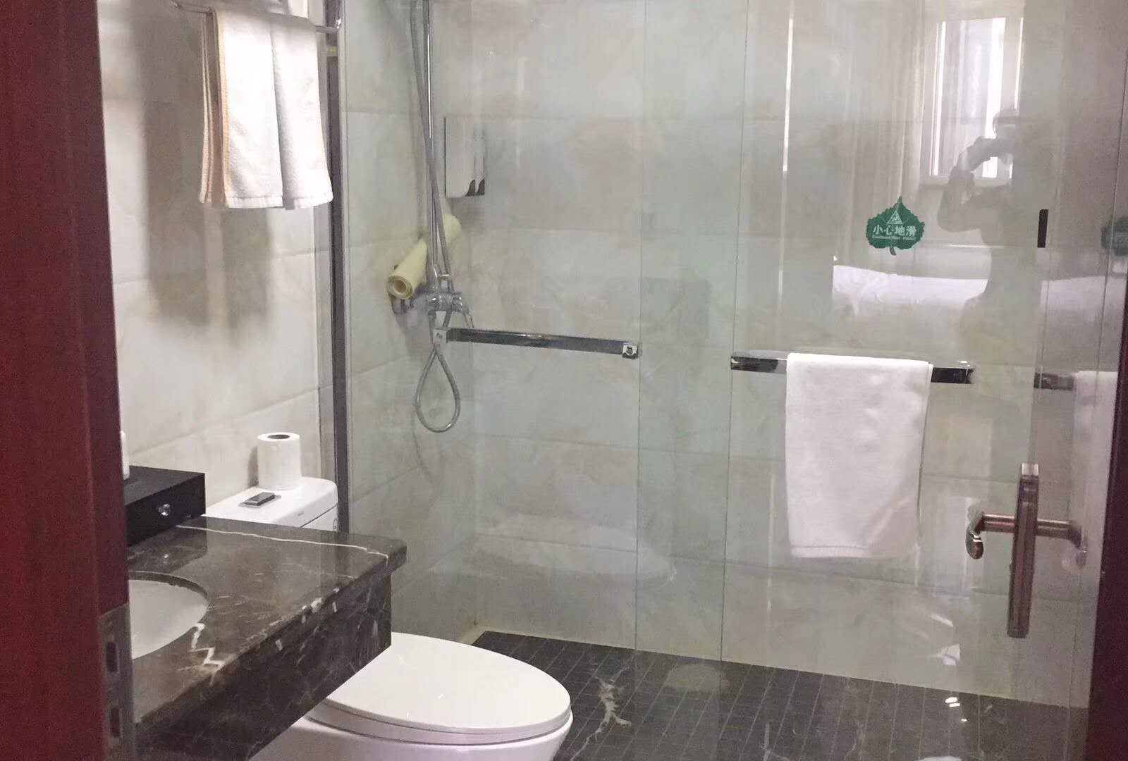 豪华大床房b