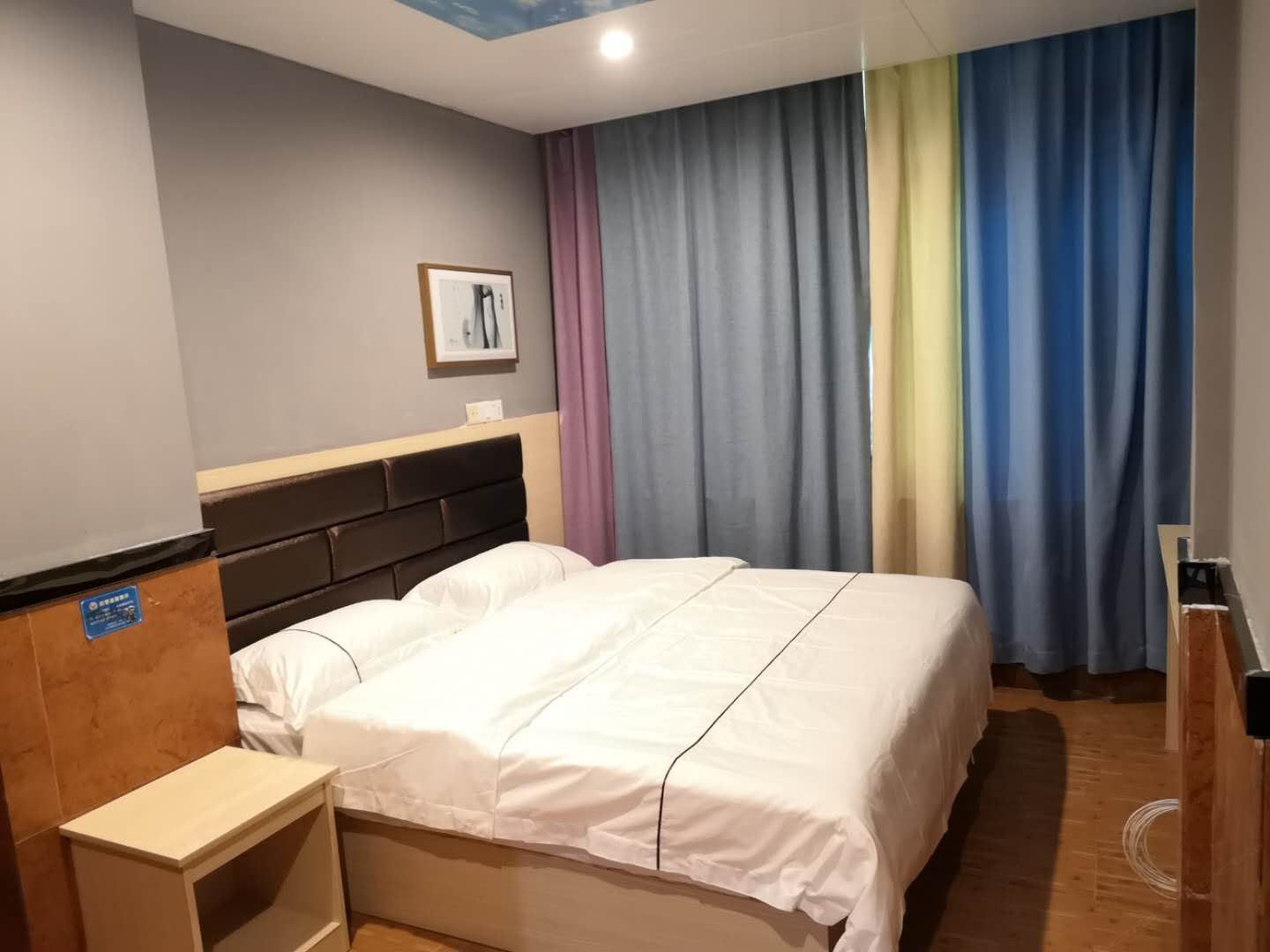 豪华大床房