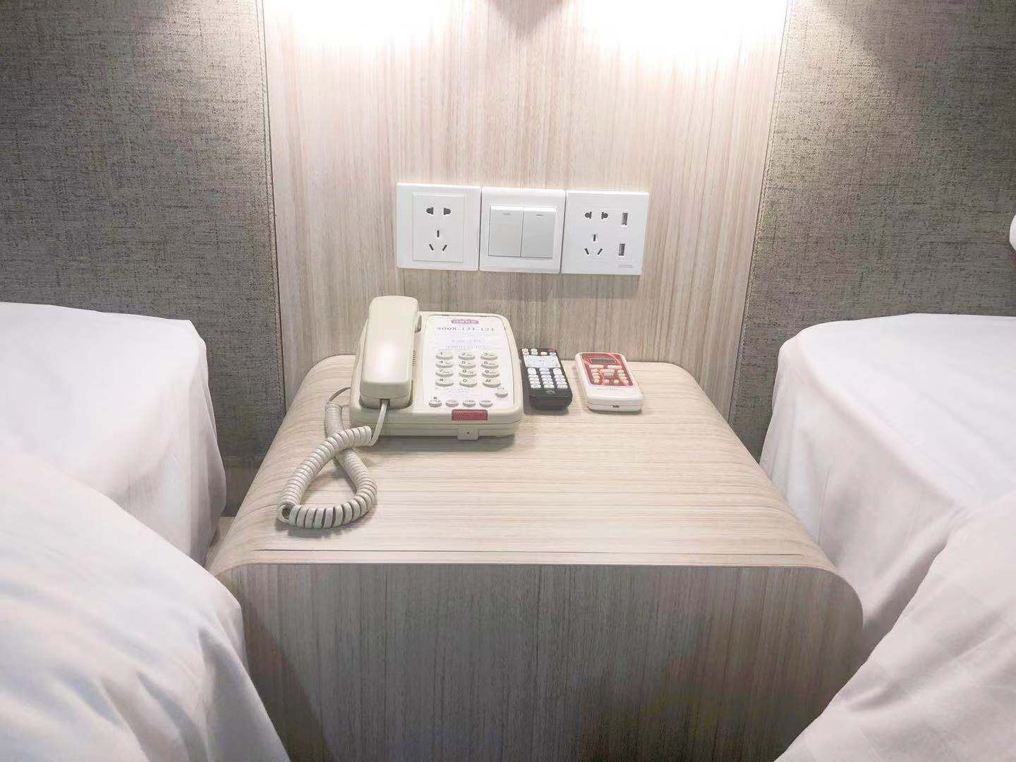 双床房
