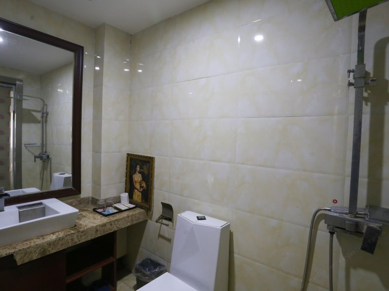hotelPic