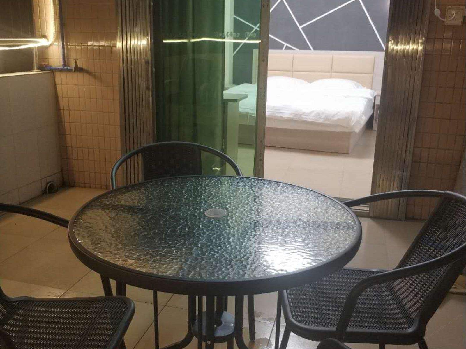 豪华阳台大床房