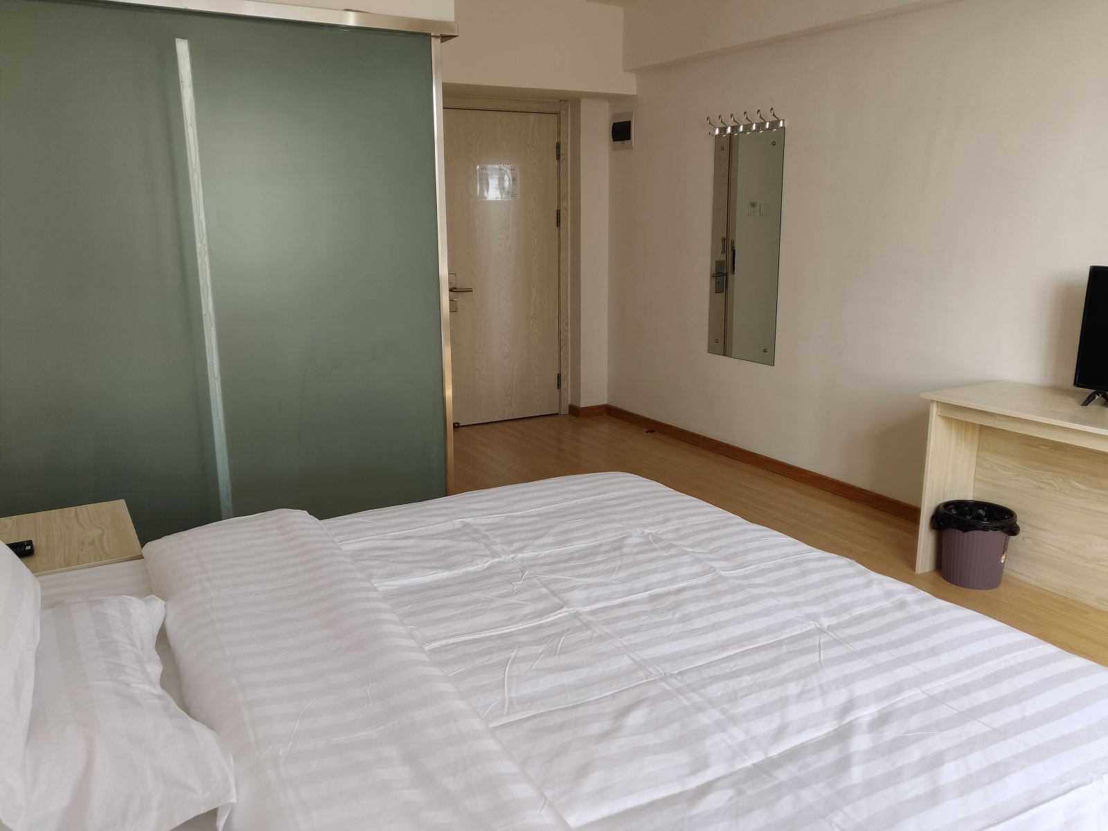 优享商务大床房