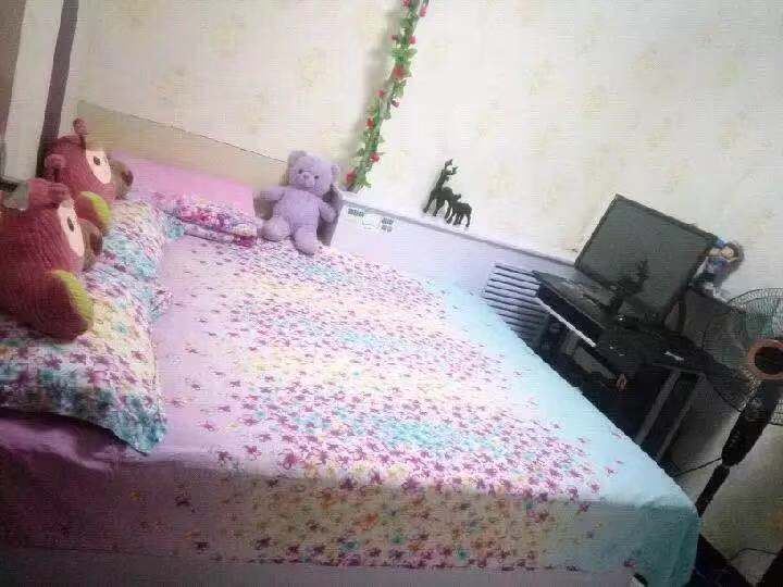 五彩斑斓大床房
